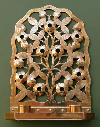 strawberry_flower_sconce_2